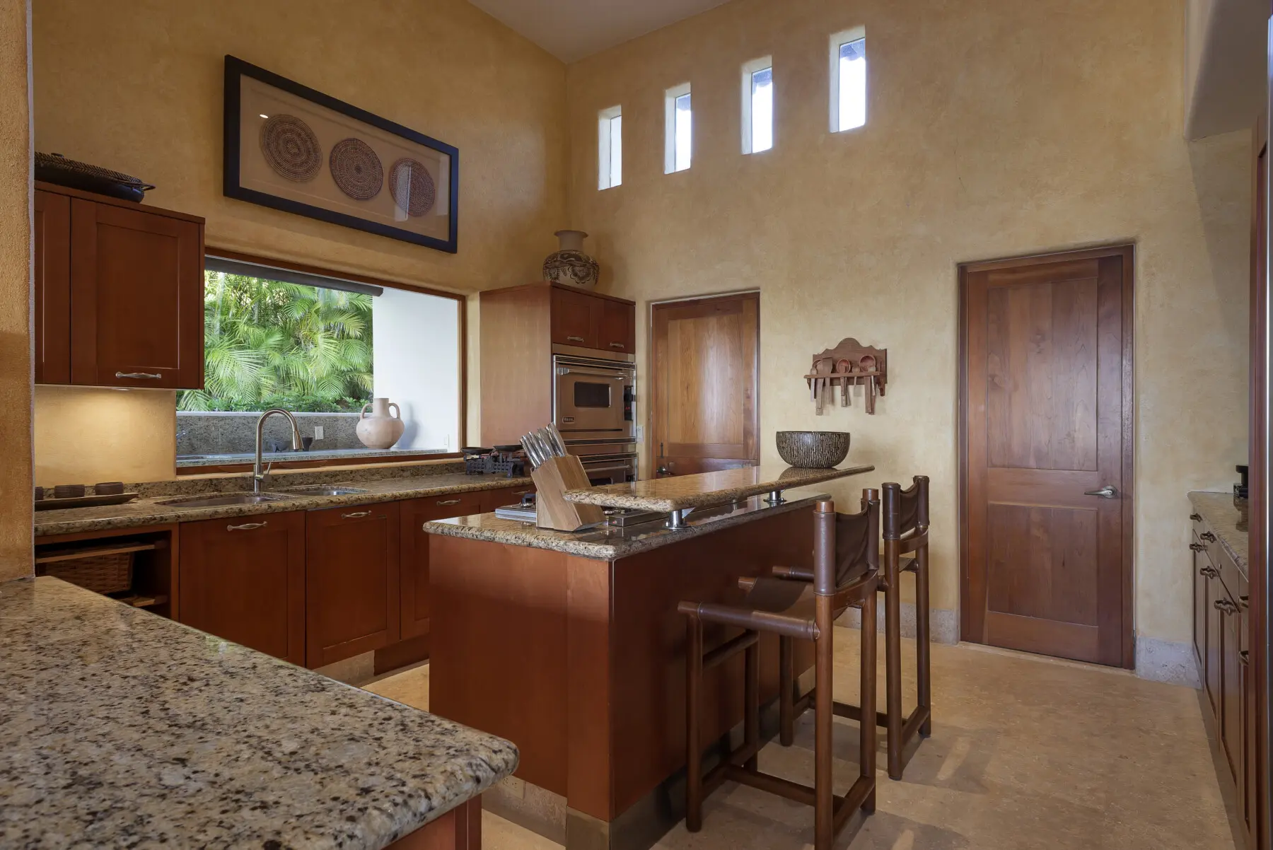 ee3ef231 3319 4366 80f8 891161ea7d7f