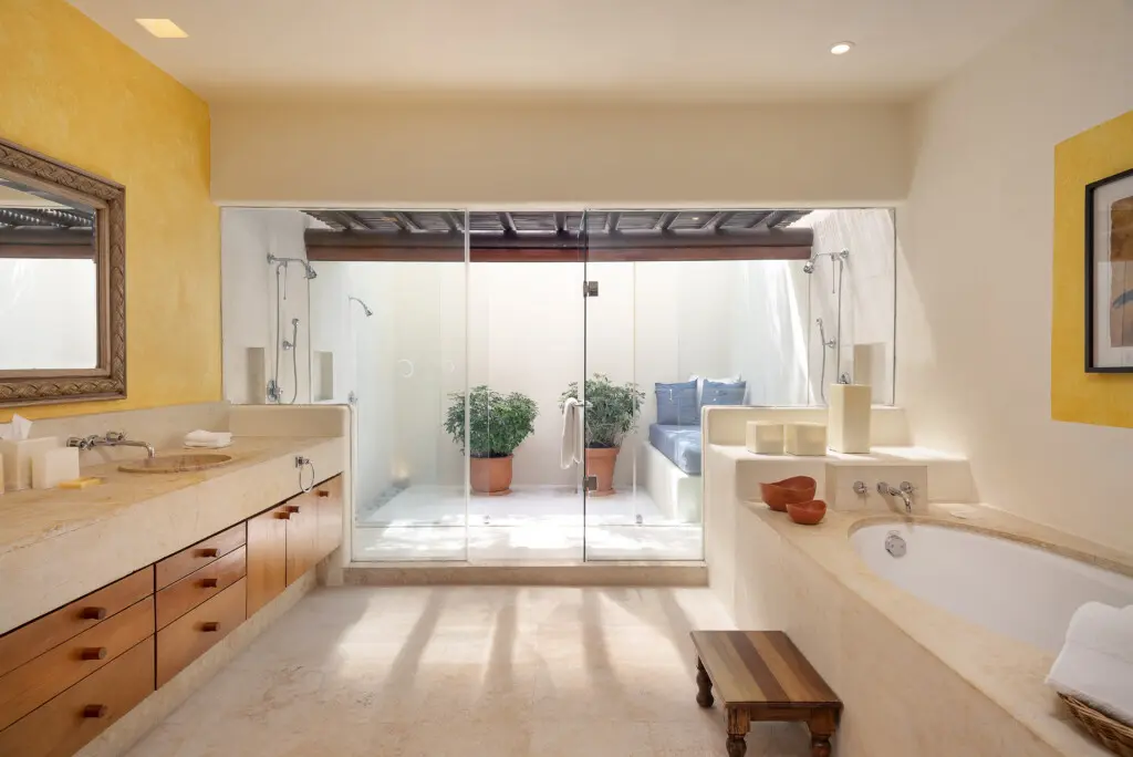 outdoor shower and tub