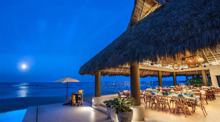 Pacifico beach club punta mita